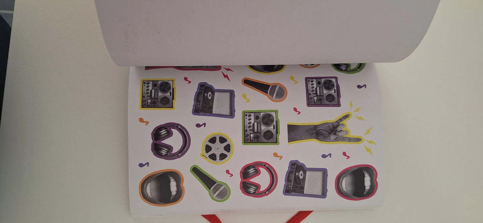 Livre autocolante – photo 13